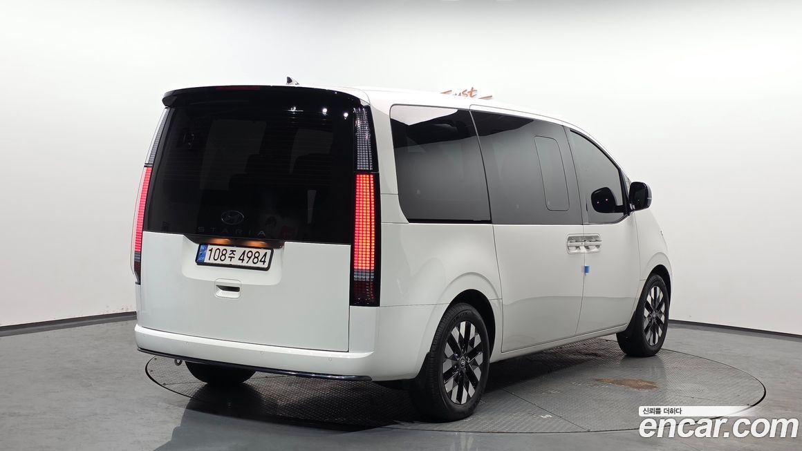 Hyundai Staria 2025