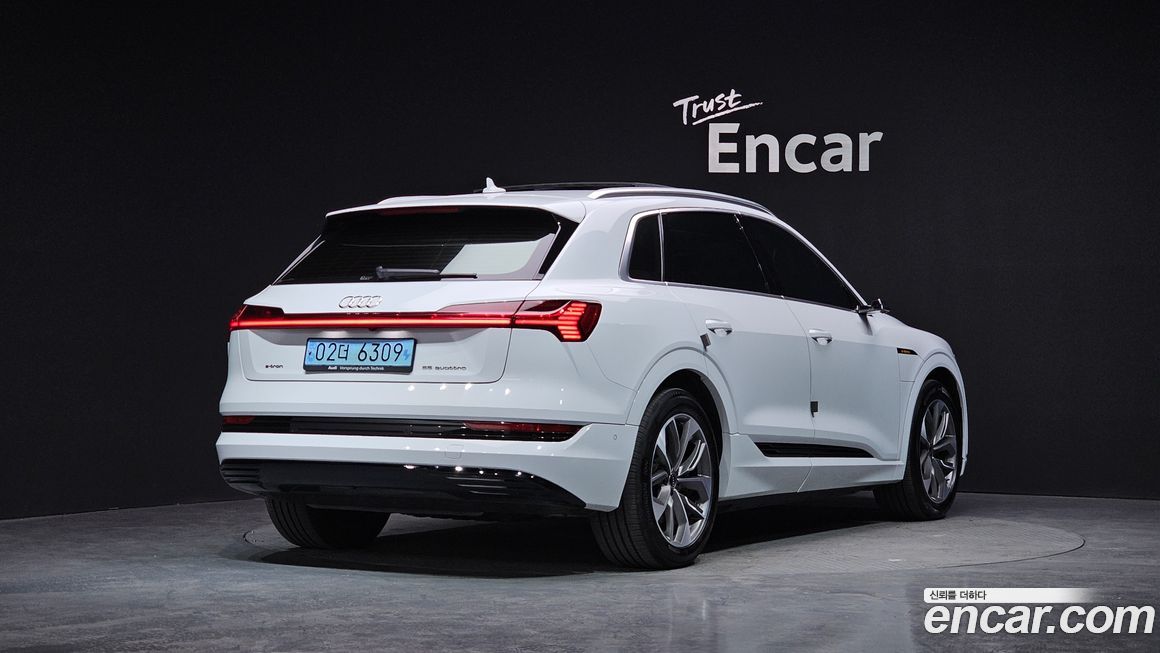 Audi e-tron 2021