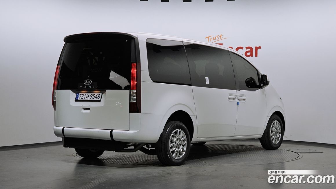 Hyundai Staria 2025