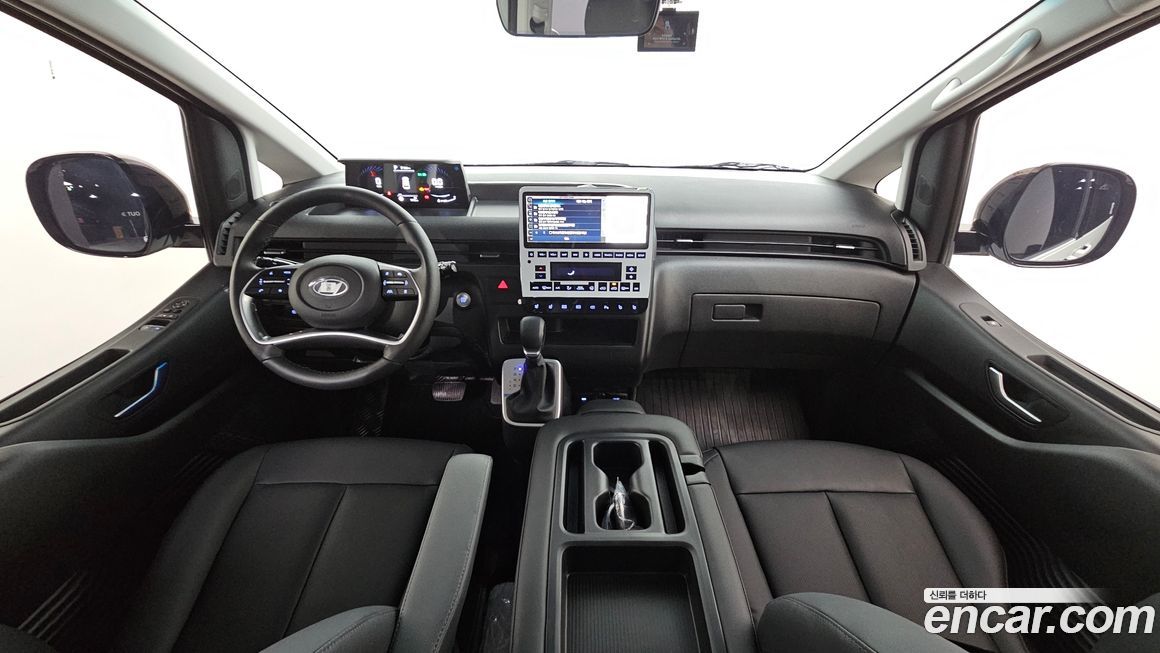 Hyundai Staria 2025