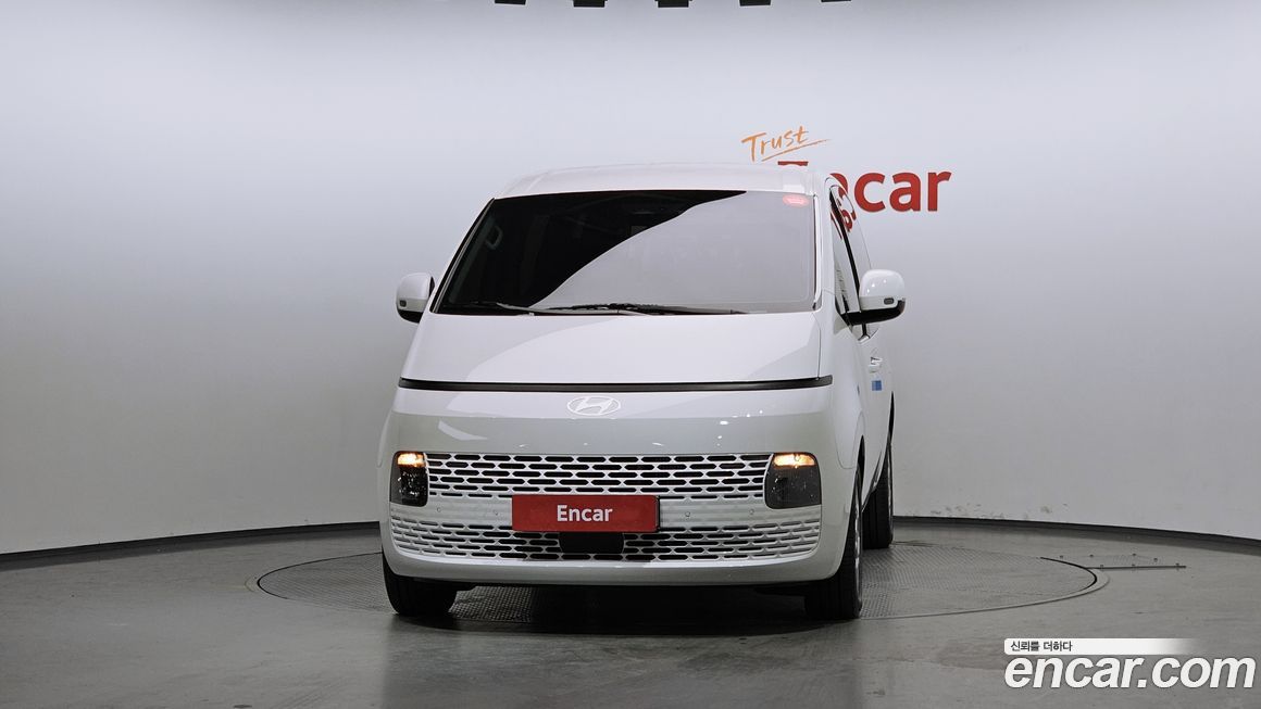 Hyundai Staria 2025