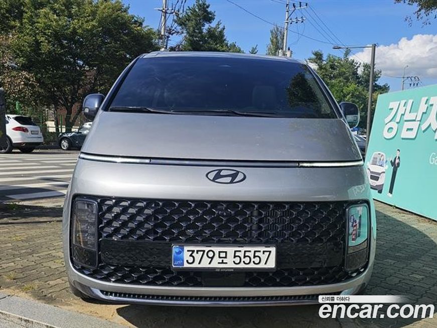 Hyundai Staria 2025
