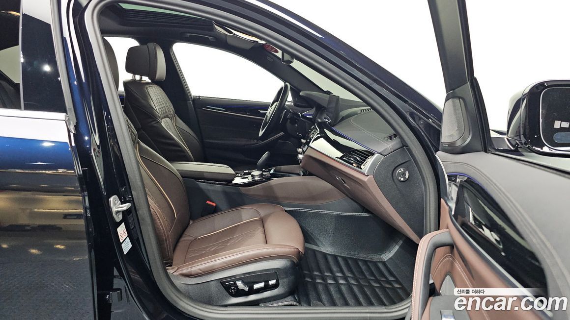 BMW 5-Series 2023