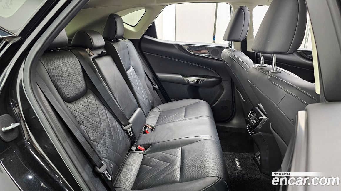 Lexus NX 2022