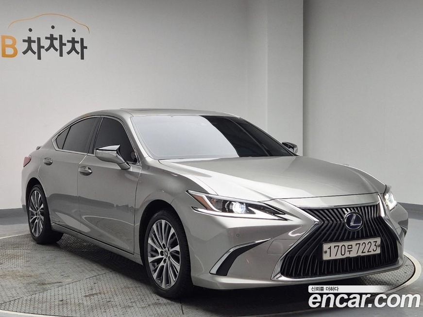 Lexus ES 2020