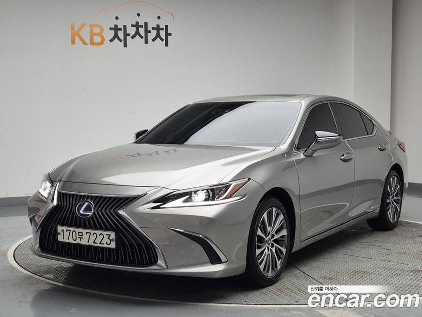 Lexus ES 2020
