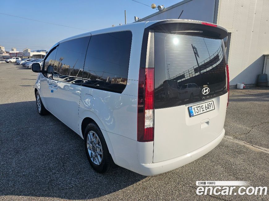 Hyundai Staria 2025