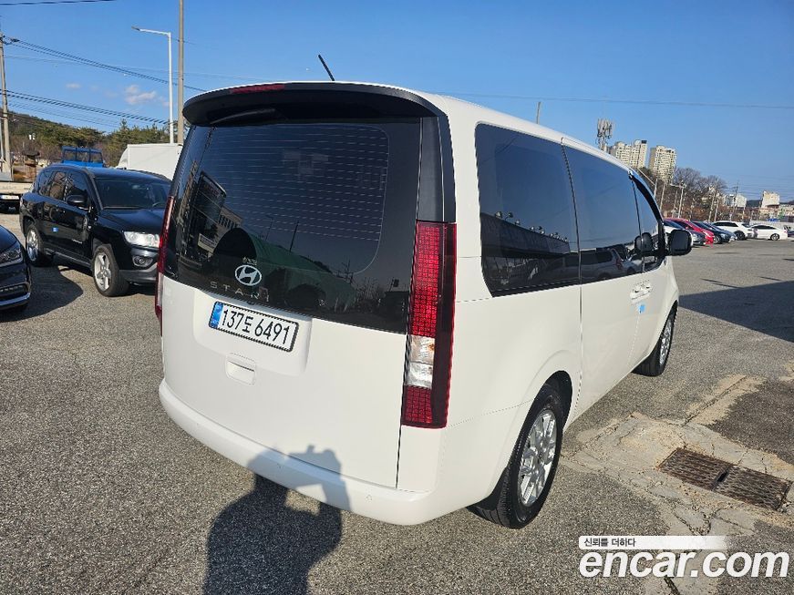 Hyundai Staria 2025