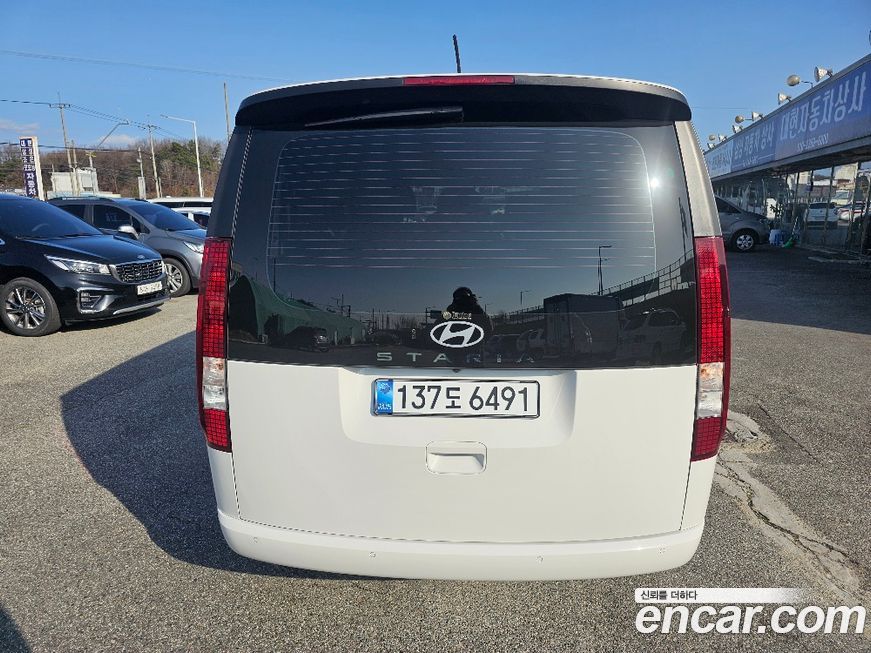 Hyundai Staria 2025