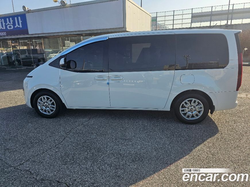 Hyundai Staria 2025