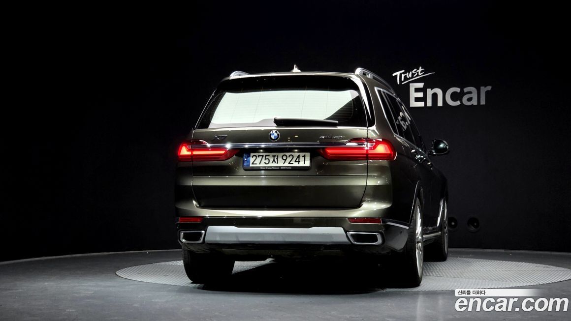 BMW X7 2021