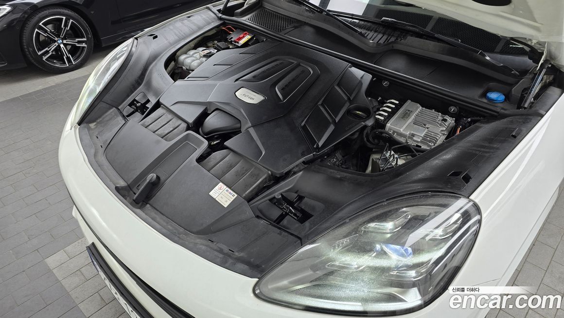 Porsche Cayenne 2021