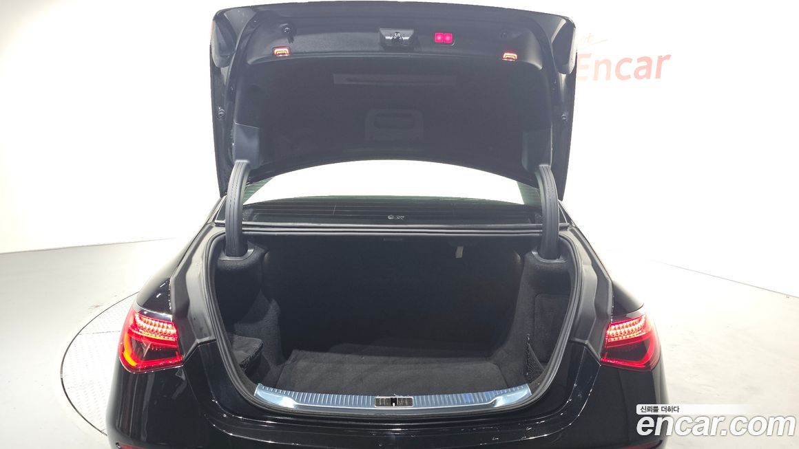 Mercedes-Benz S-Class 2021