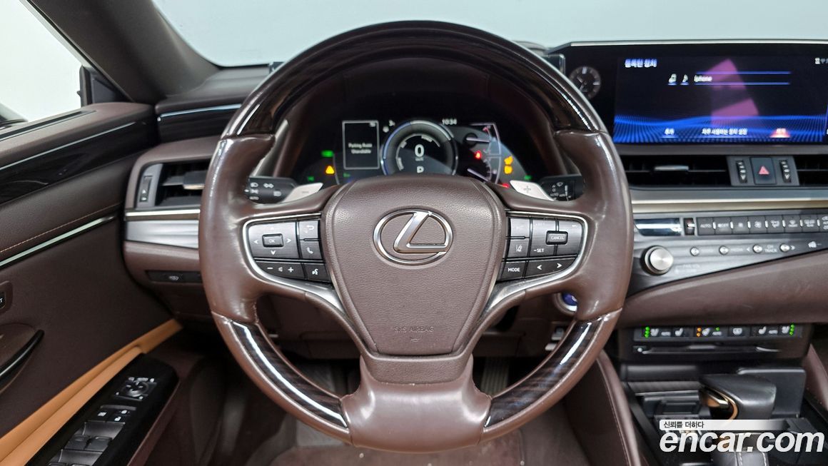 Lexus ES 2021