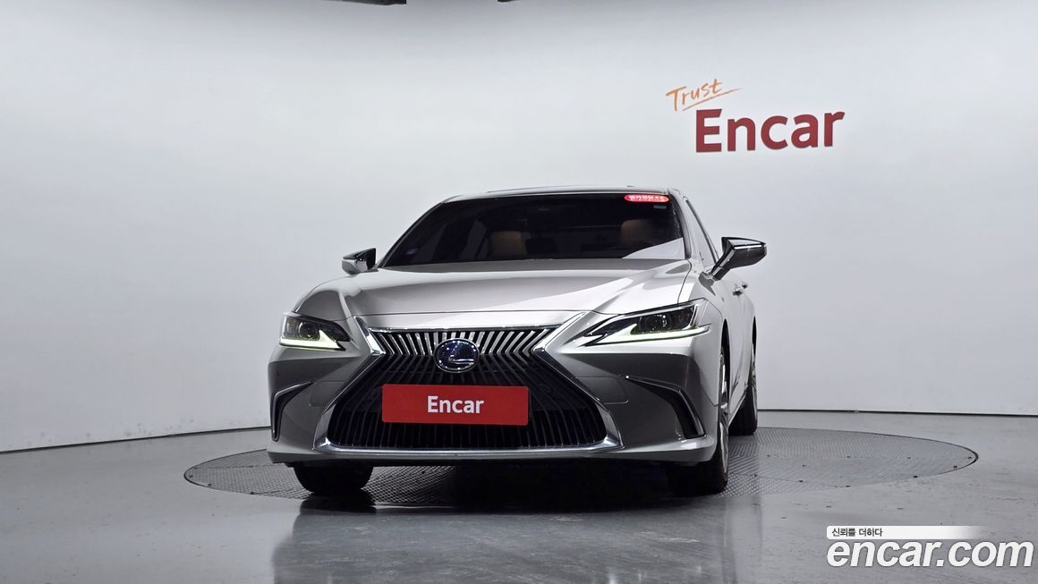 Lexus ES 2021