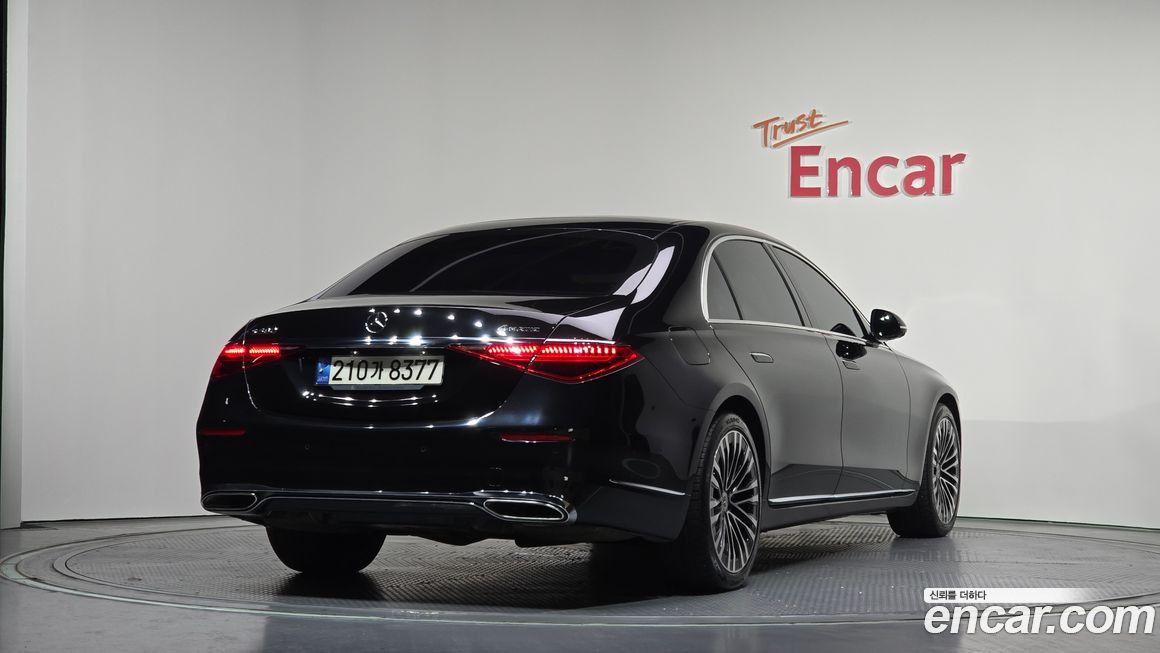 Mercedes-Benz S-Class 2021