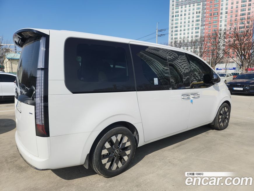 Hyundai Staria 2024