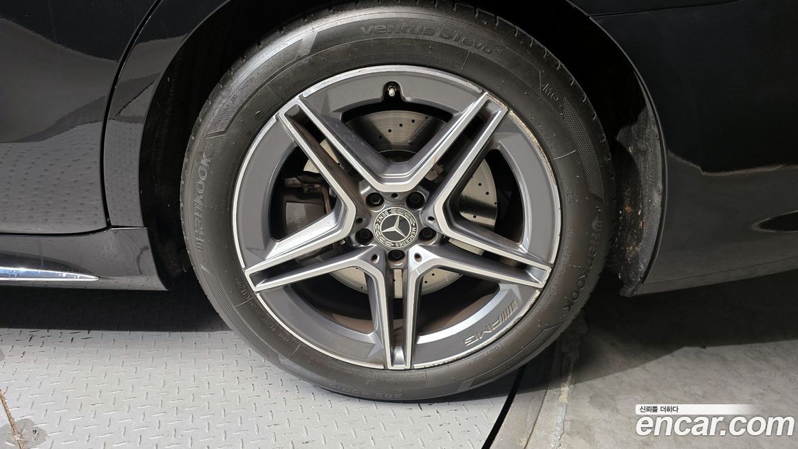 Mercedes-Benz S-Class 2021