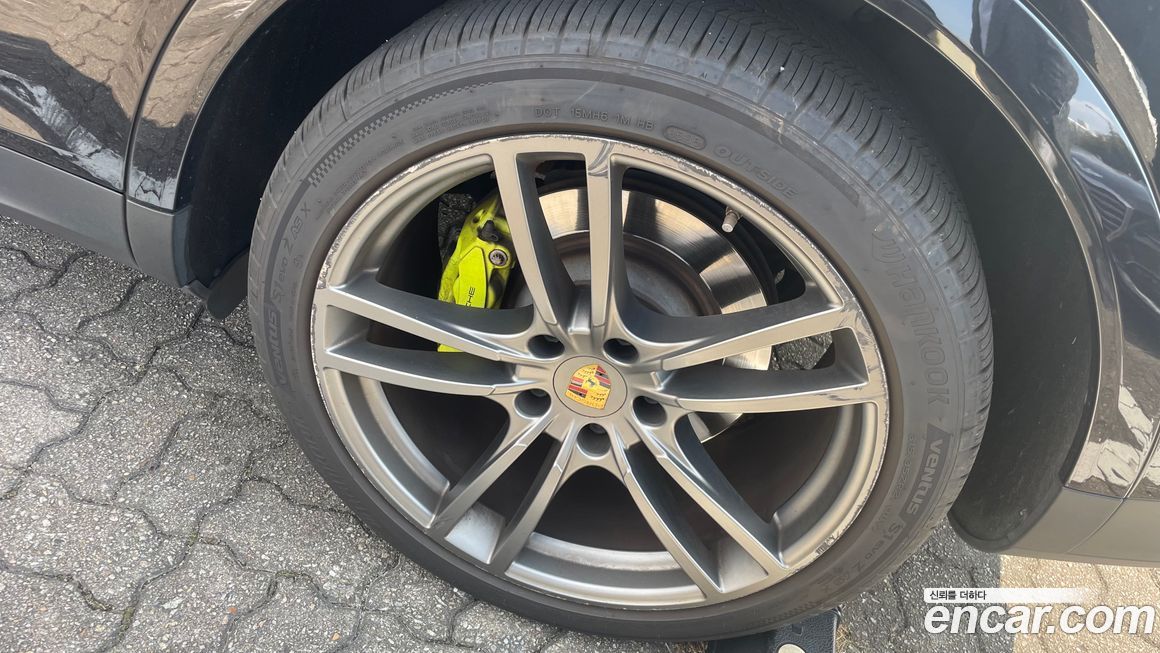 Porsche Cayenne 2021