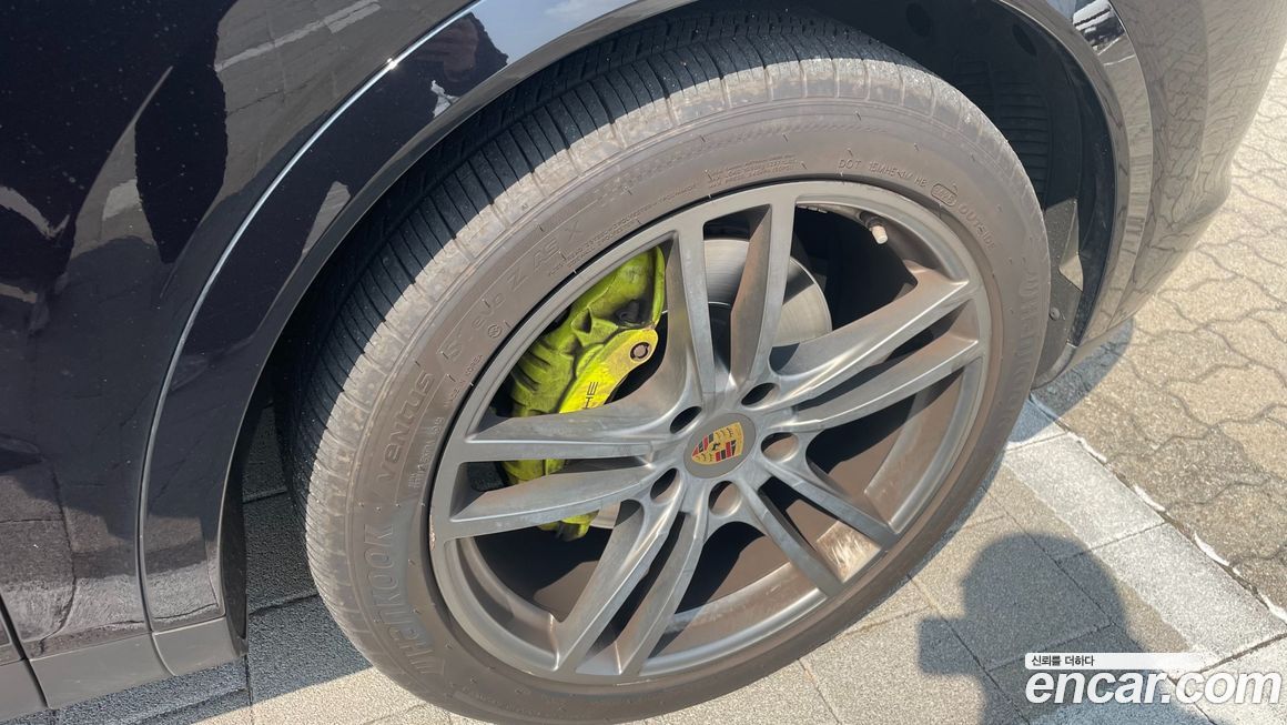 Porsche Cayenne 2021