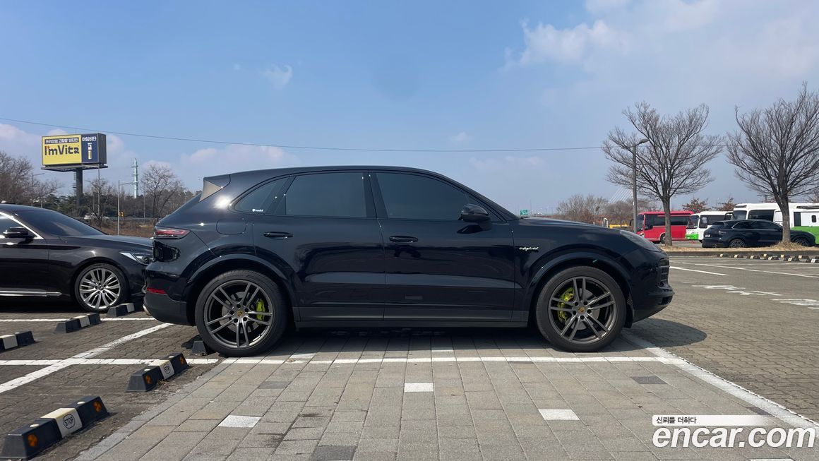 Porsche Cayenne 2021