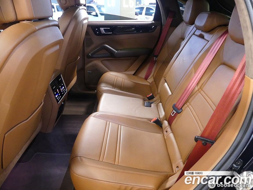 Porsche Cayenne 2021