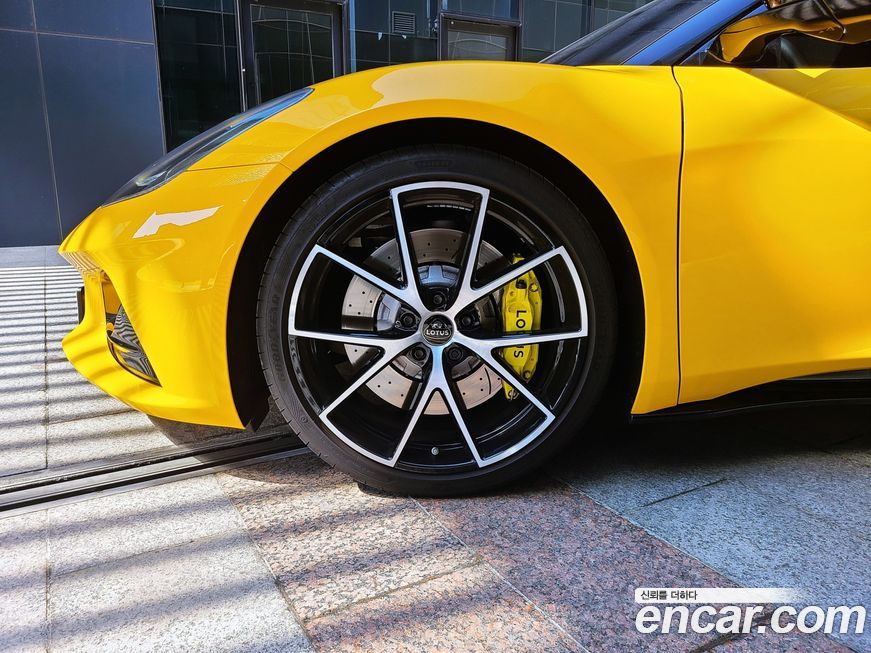 Lotus Emira 2024