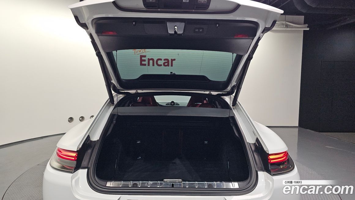 Porsche Panamera 2022