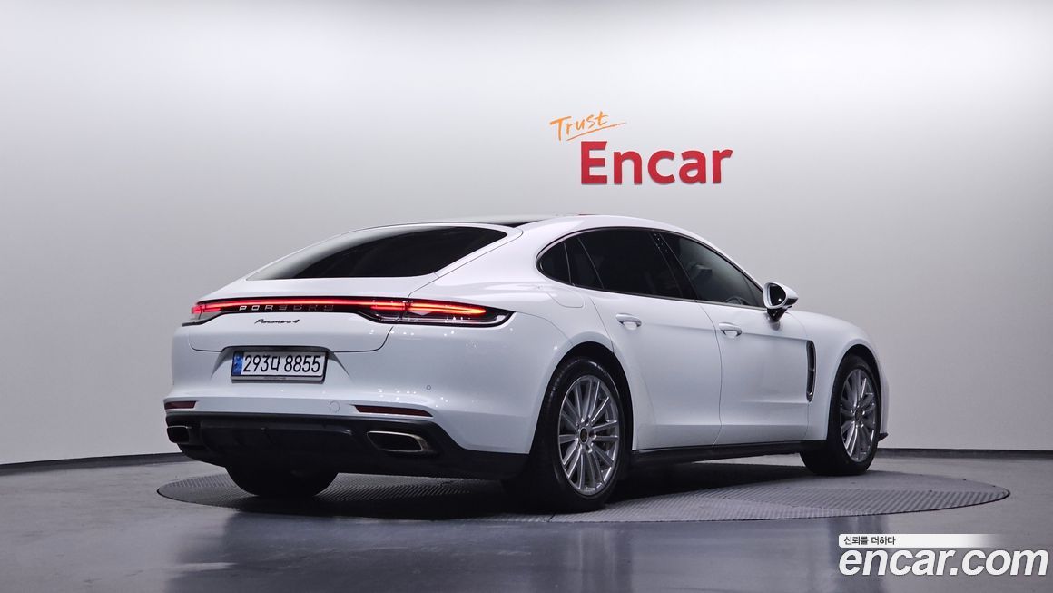 Porsche Panamera 2022