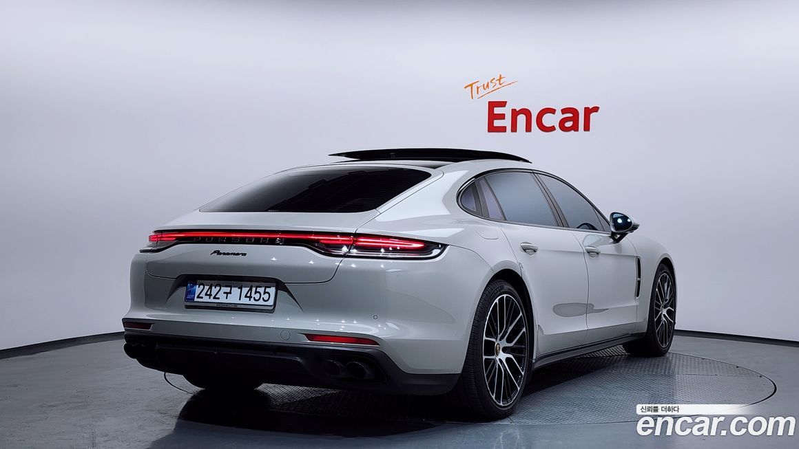 Porsche Panamera 2022