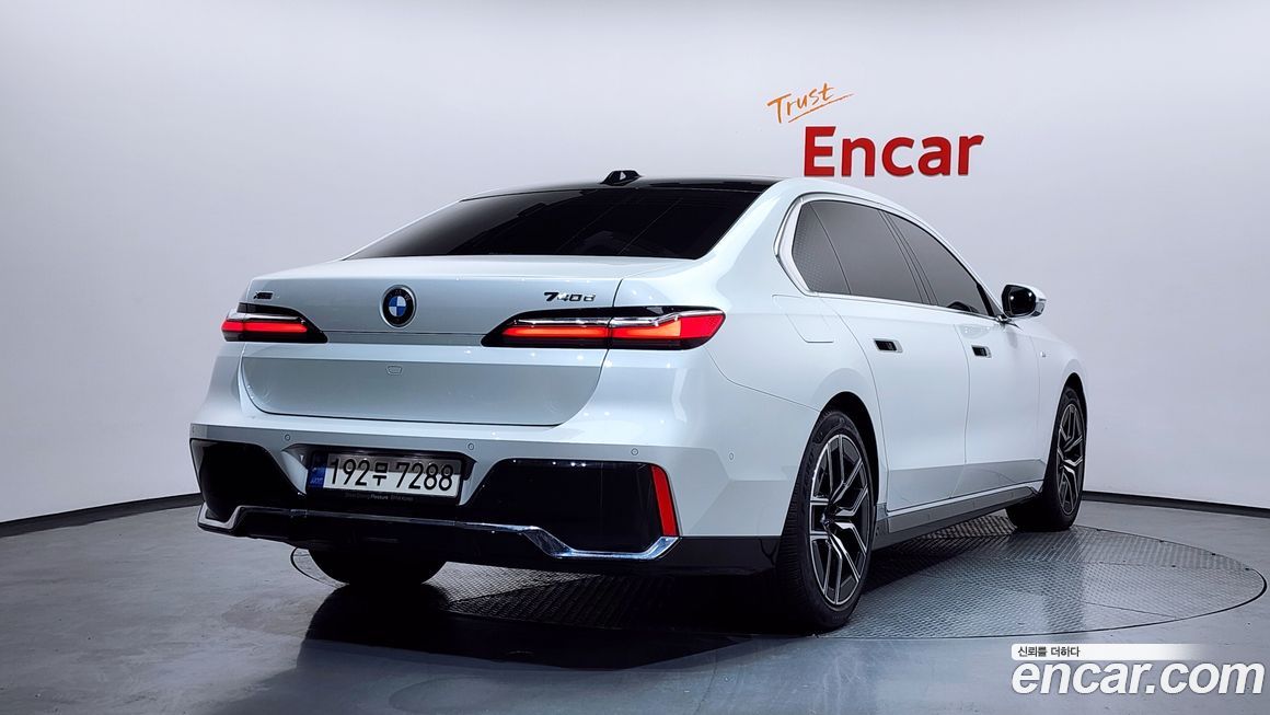 BMW 7-Series 2024