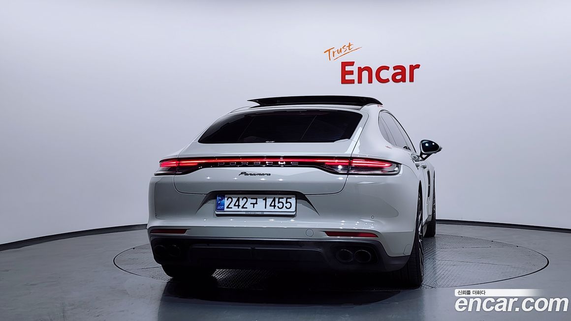 Porsche Panamera 2022