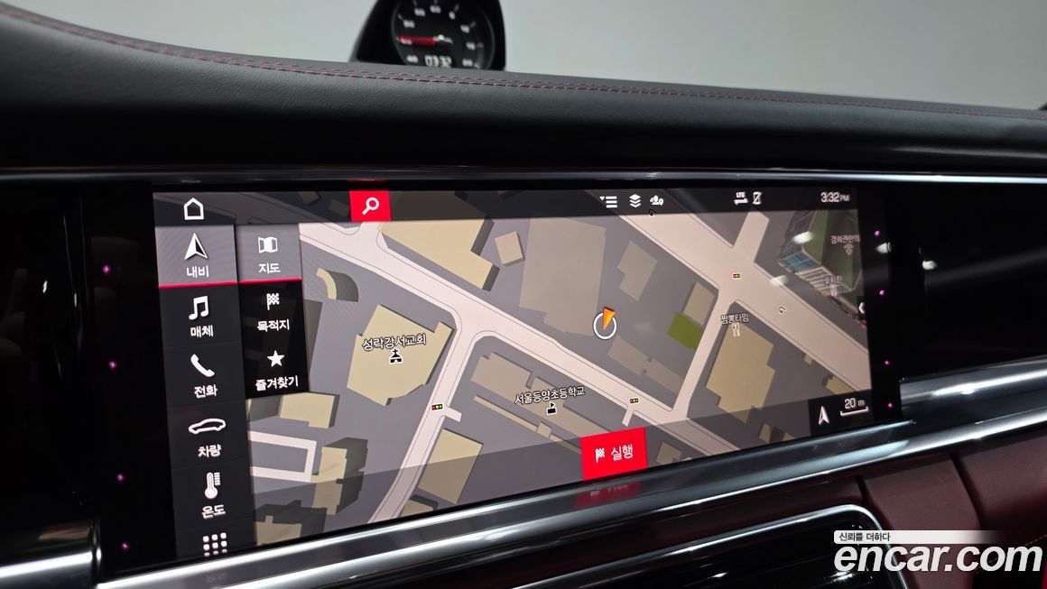 Porsche Panamera 2021