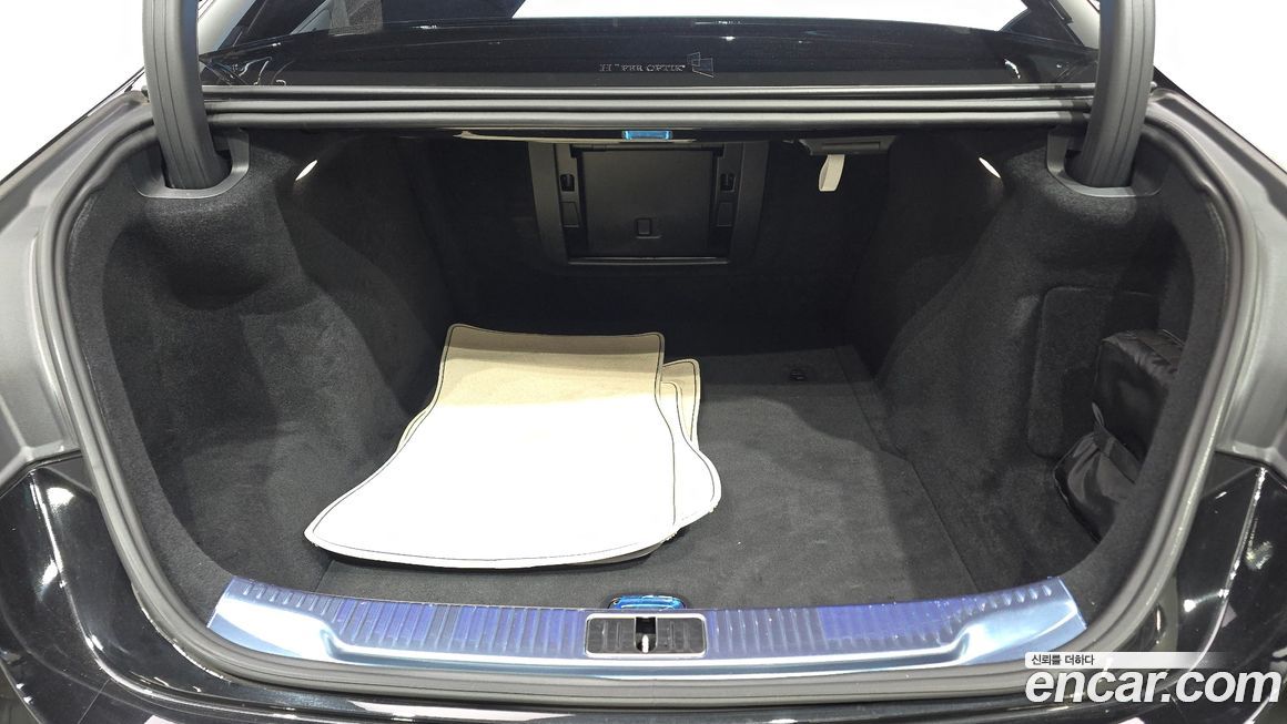 Mercedes-Benz S-Class 2023