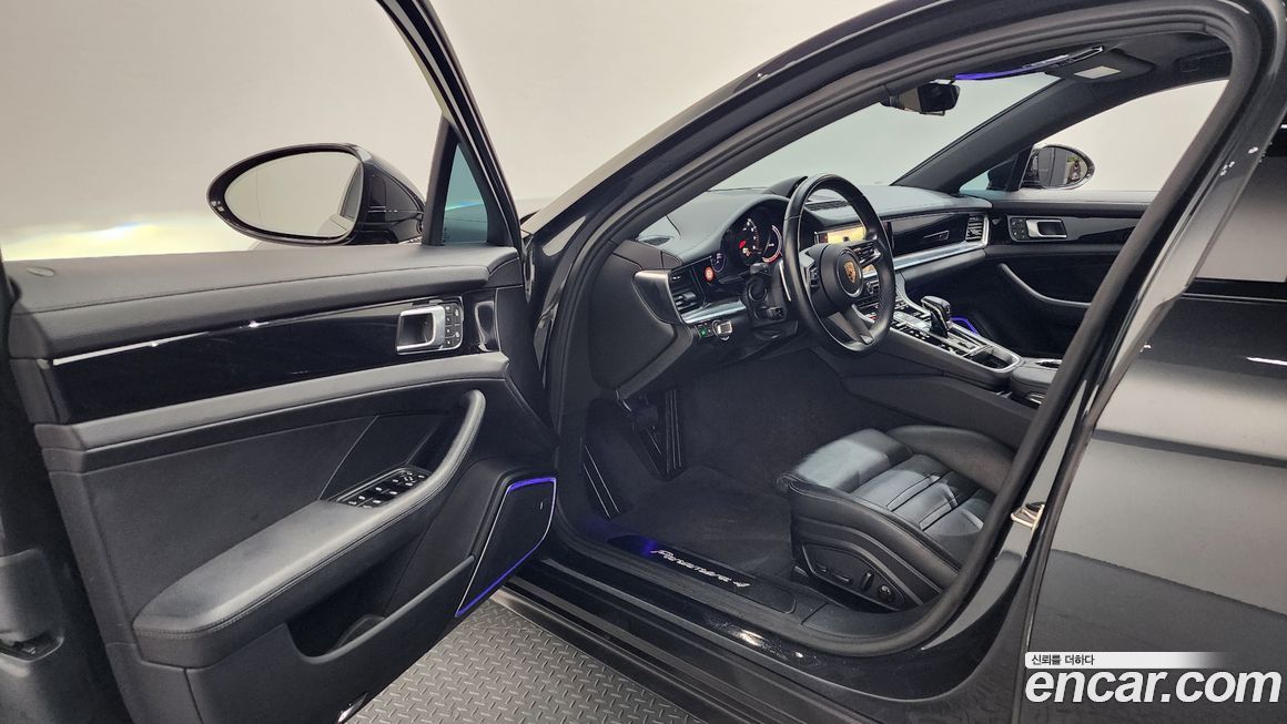 Porsche Panamera 2023