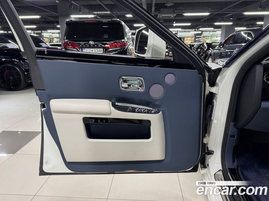 Rolls-Royce Ghost 2011