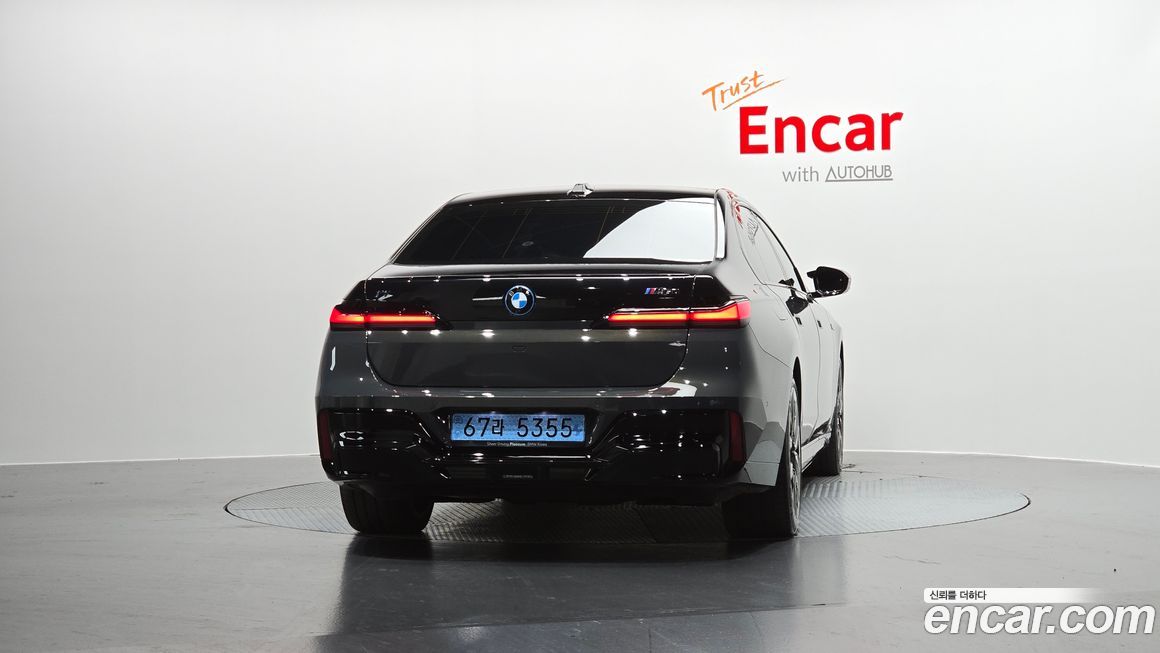 BMW i7 2025