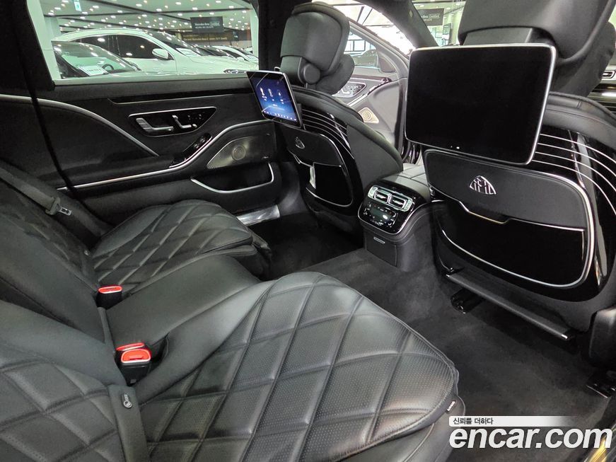 Mercedes-Benz S-Class 2024