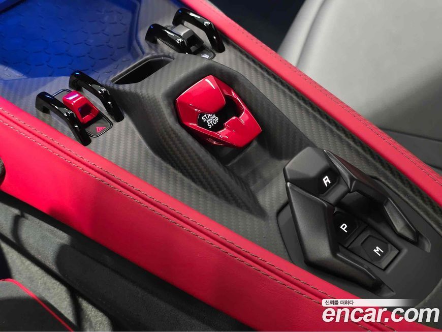 Lamborghini Revuelto 2025