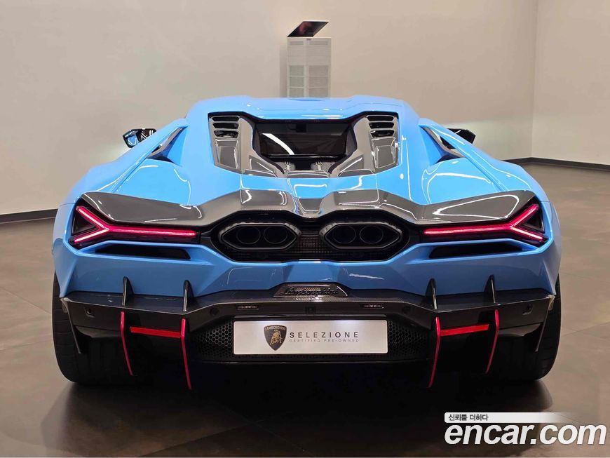 Lamborghini Revuelto 2025