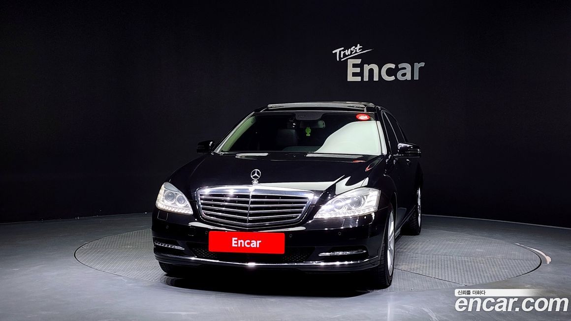 Mercedes-Benz S-Class 2011