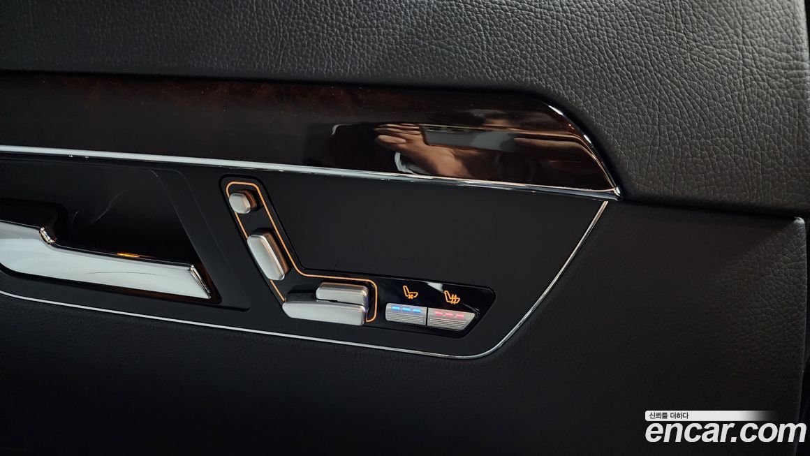 Mercedes-Benz S-Class 2011