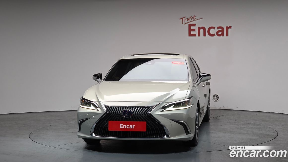 Lexus ES 2019