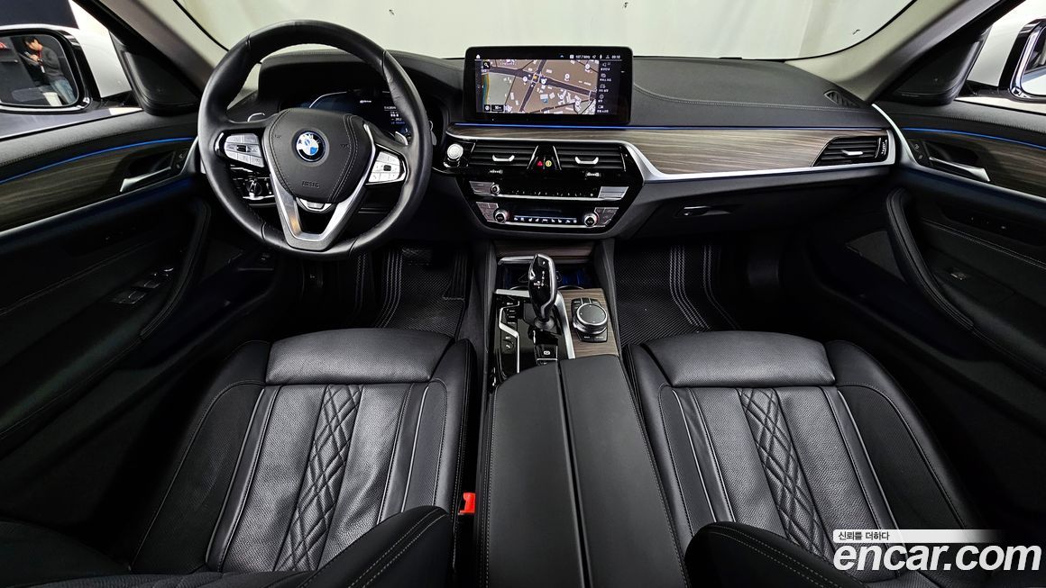 BMW 5-Series 2023
