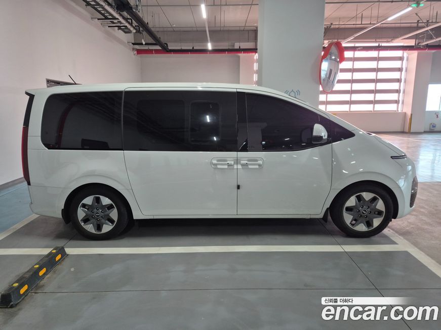 Hyundai Staria 2023