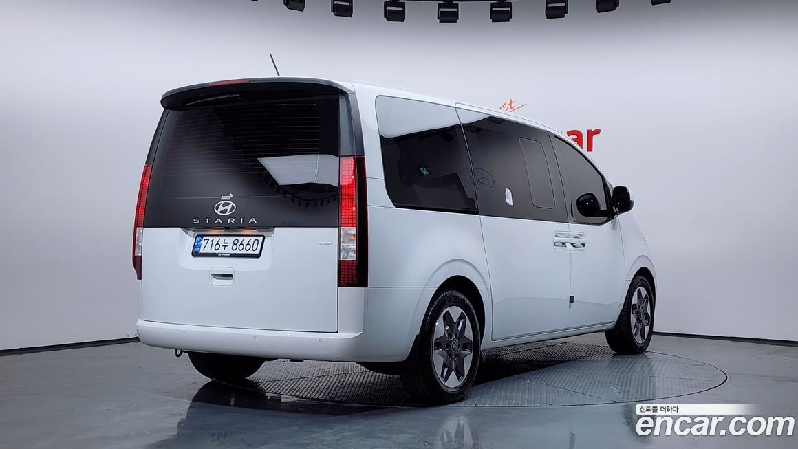 Hyundai Staria 2025