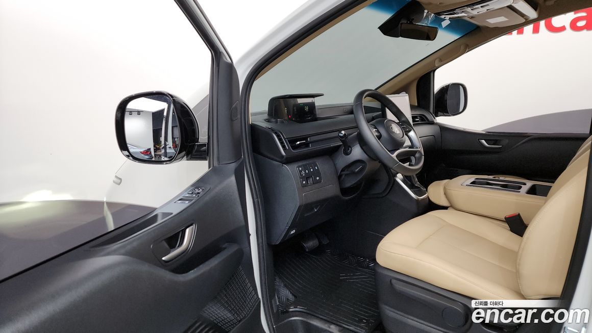 Hyundai Staria 2025