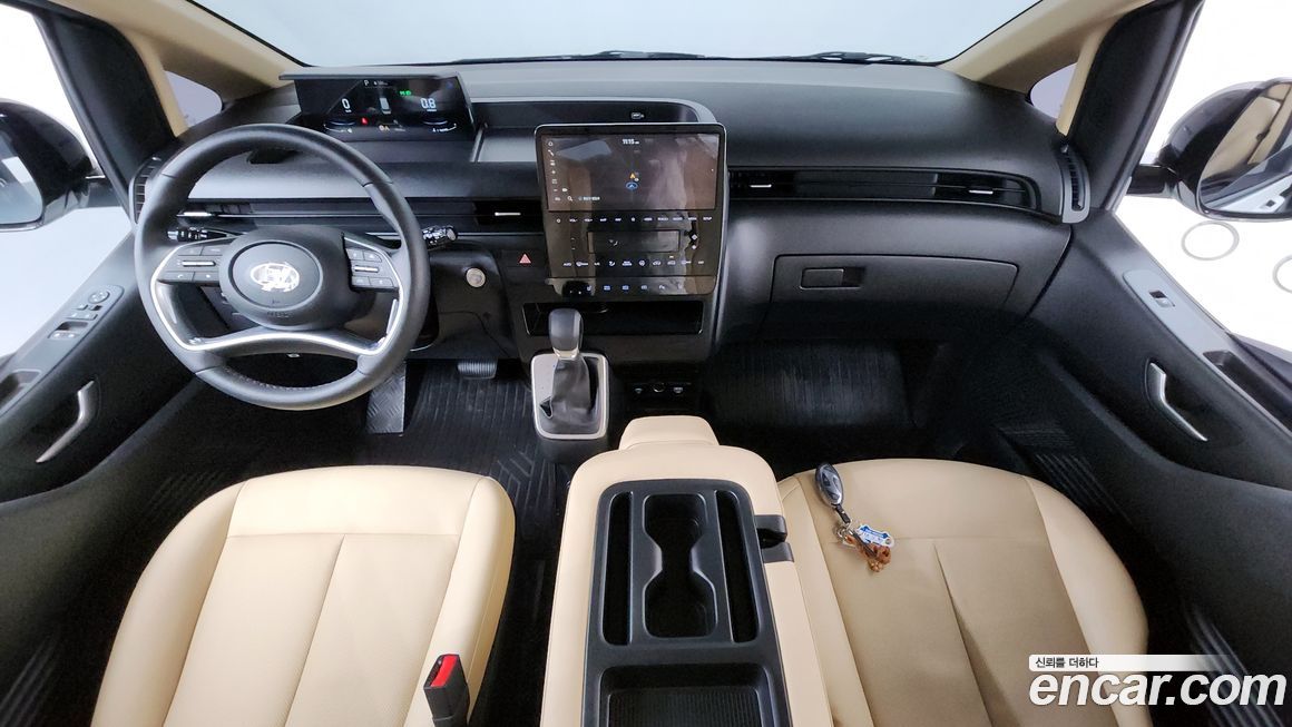 Hyundai Staria 2025