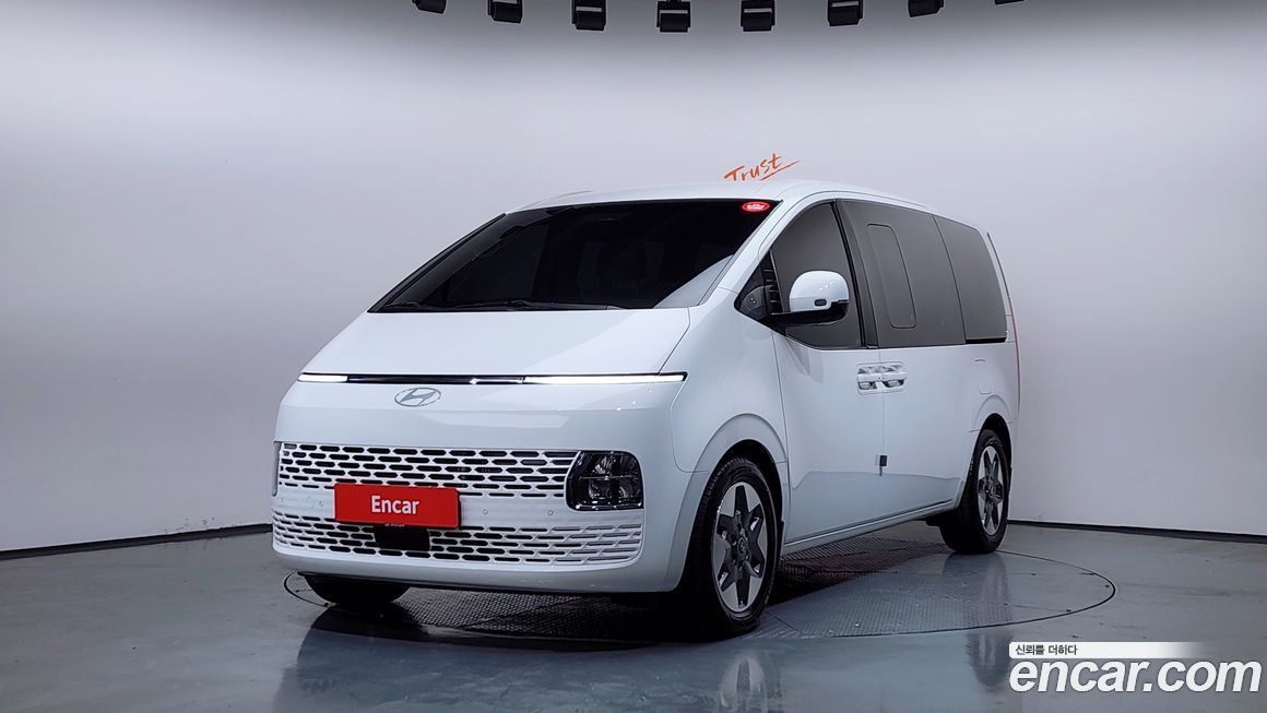 Hyundai Staria 2025