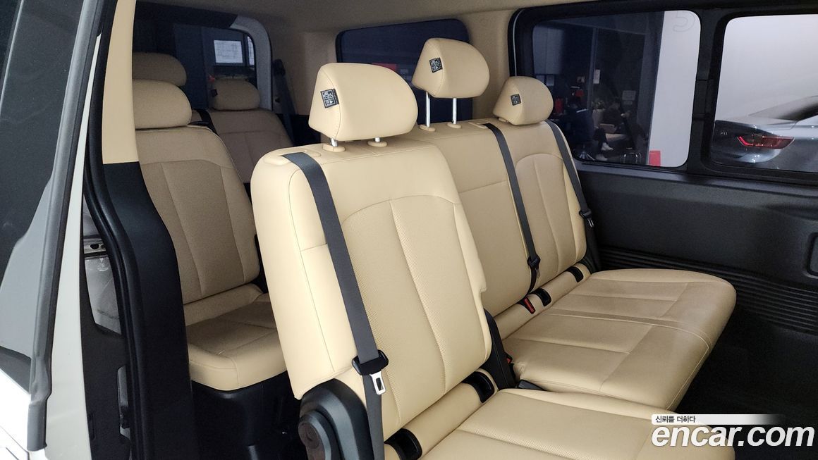 Hyundai Staria 2025